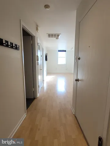 $1,495 | 2015 Chestnut Street, Unit 2F, Philadelphia, PA 19103