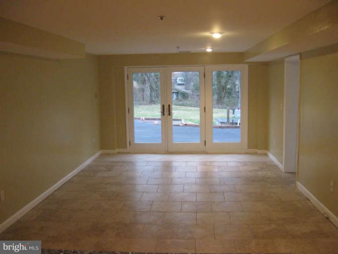 1776 Powder Mill Road Silver Spring, MD 20903 - Photo 4 of 28 Family Room