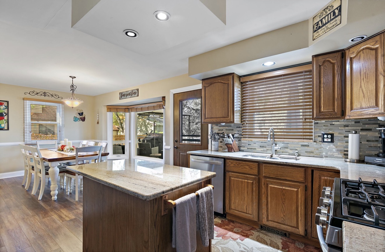 11612 Becky Lee Huntley, IL 60142 - Photo 11 of 33 a kitchen with lots of counter top space