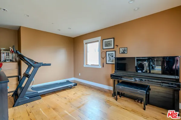 $9,950 | 5903 Tellefson Road, Culver City, CA 90230