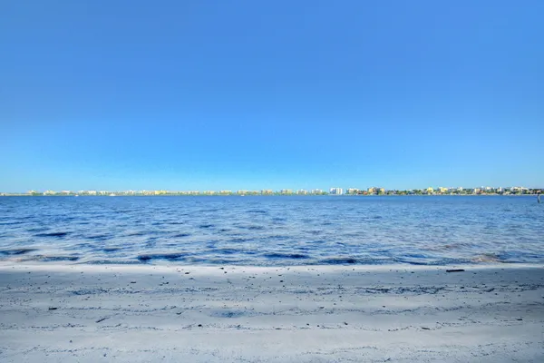 $2,600 | 1502 South Lakeside Drive, Unit 214, Lake Worth Beach, FL 33460