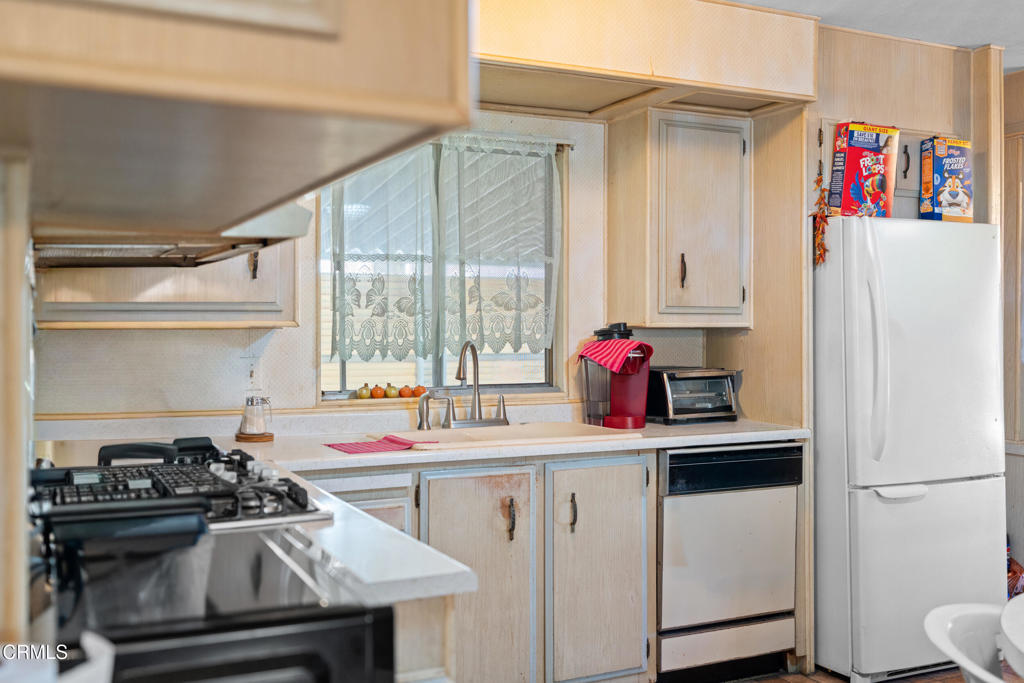 1500 Richmond Road, Unit 10 Santa Paula, CA 93060 - Photo 21 of 37 1500richmond-19