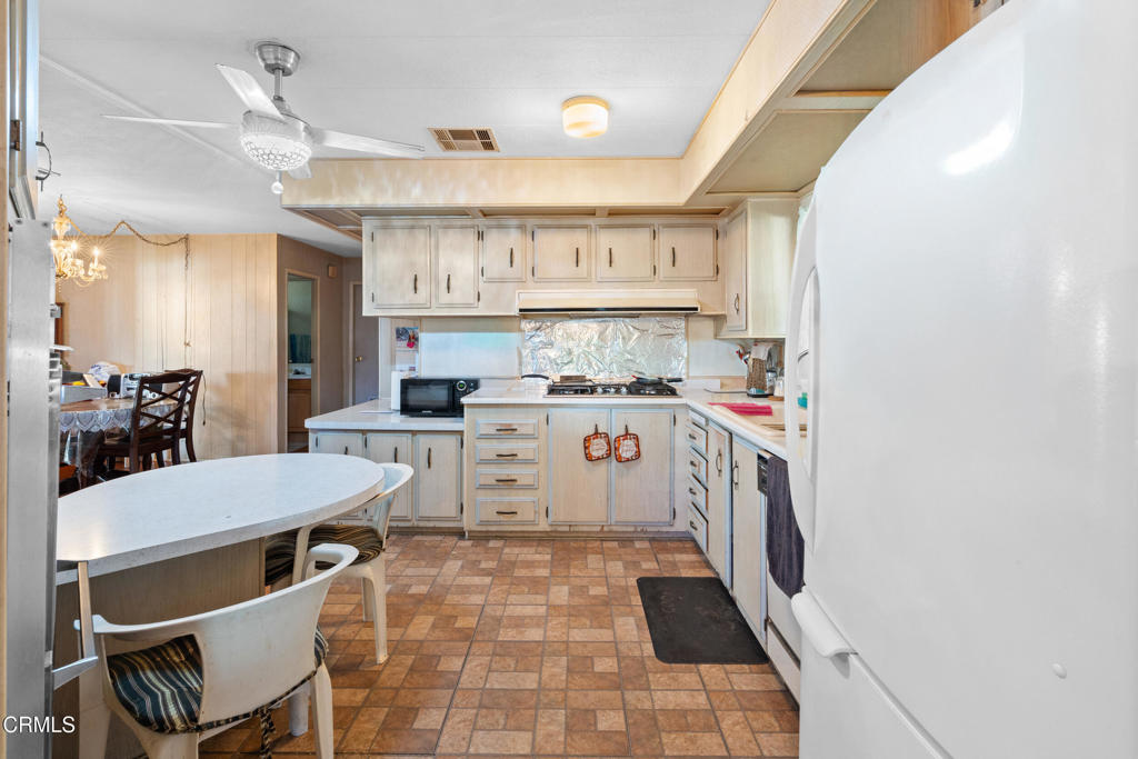 1500 Richmond Road, Unit 10 Santa Paula, CA 93060 - Photo 23 of 37 1500richmond-21