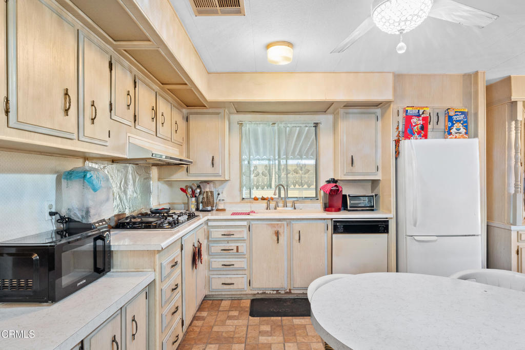 1500 Richmond Road, Unit 10 Santa Paula, CA 93060 - Photo 24 of 37 1500richmond-22