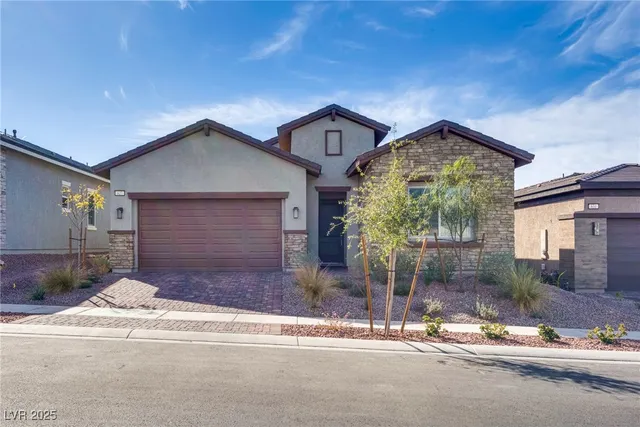$580,000 | 827 Klamath Springs Street, Henderson, NV 89011