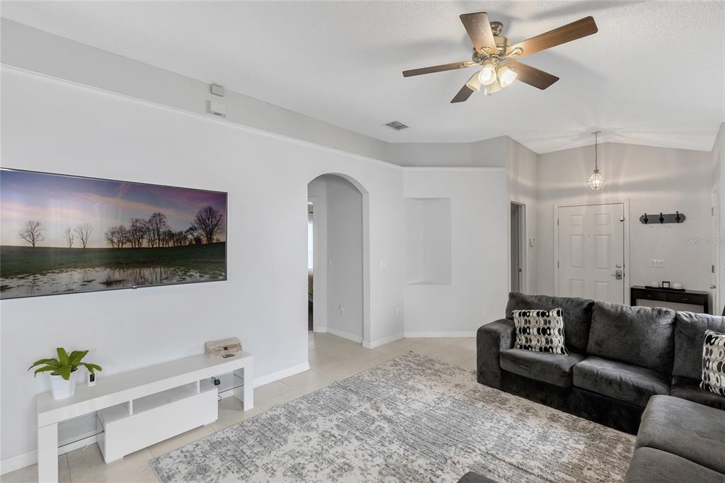 419 Rona Lane Davenport, FL 33897 - Photo 11 of 34 Gallery Image 11