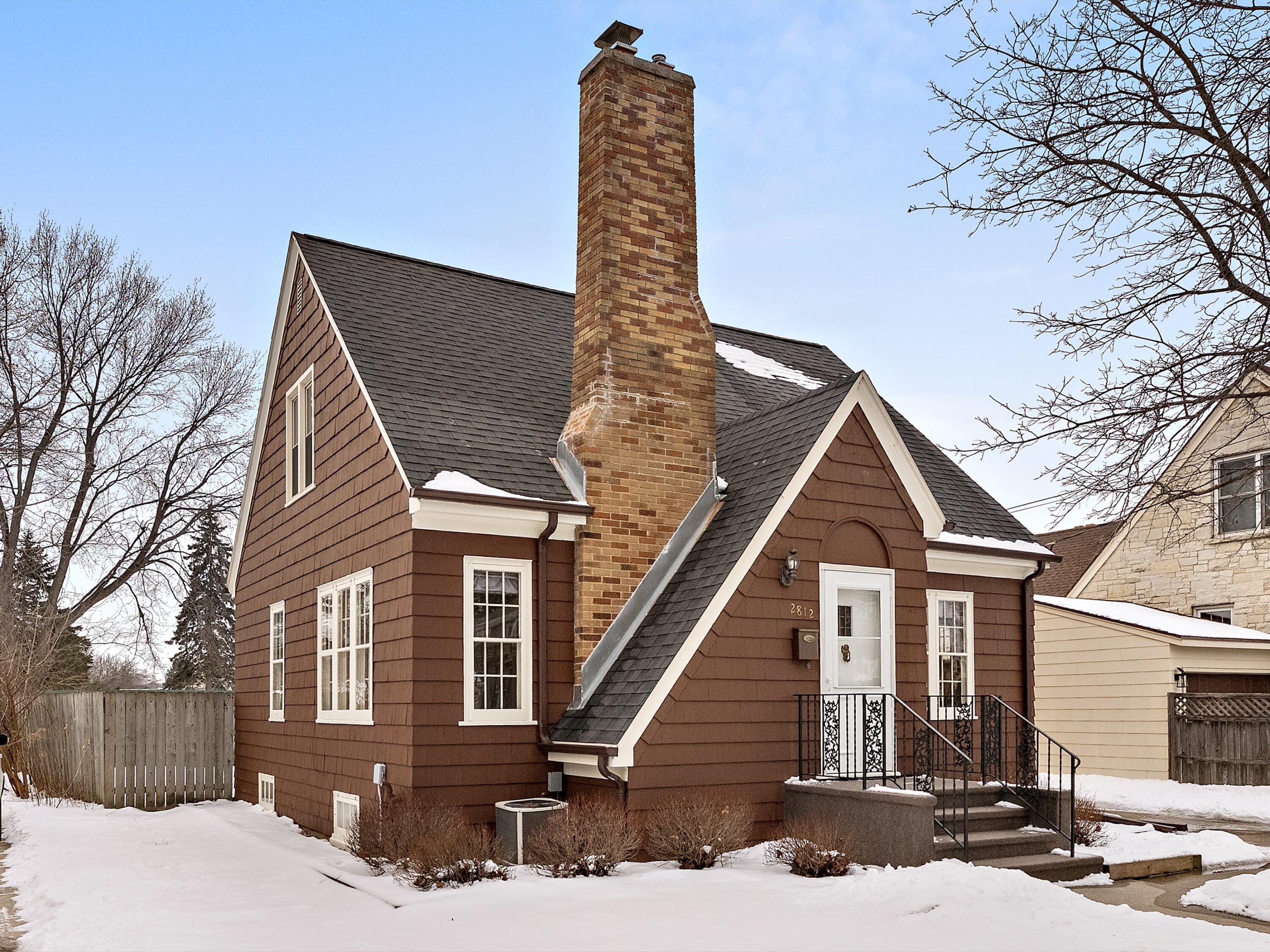 2812 School Street Two Rivers, WI 54241 - Photo 2 of 38 02-002_2800464_09841