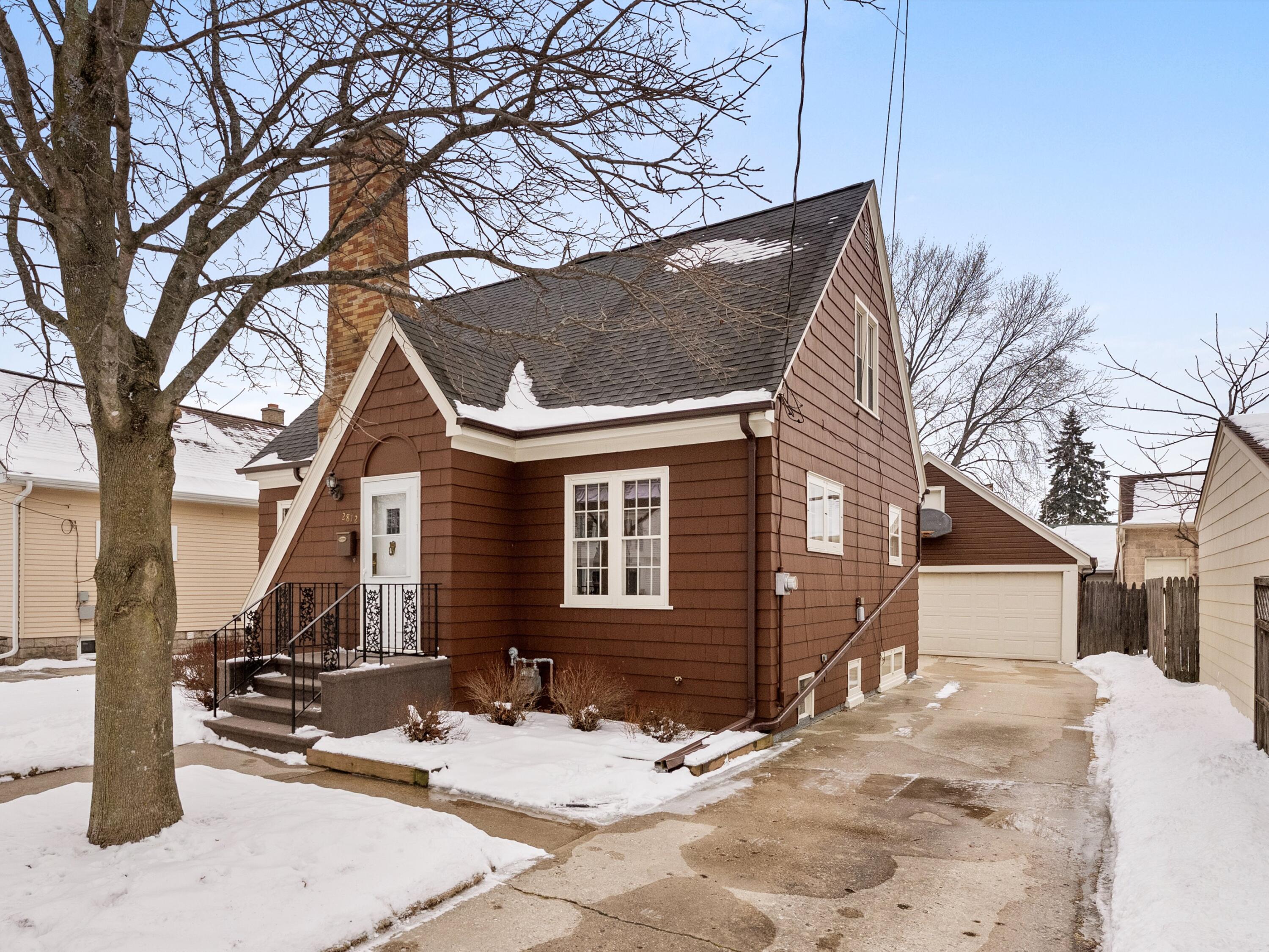 2812 School Street Two Rivers, WI 54241 - Photo 3 of 38 03-003_2800464_09842