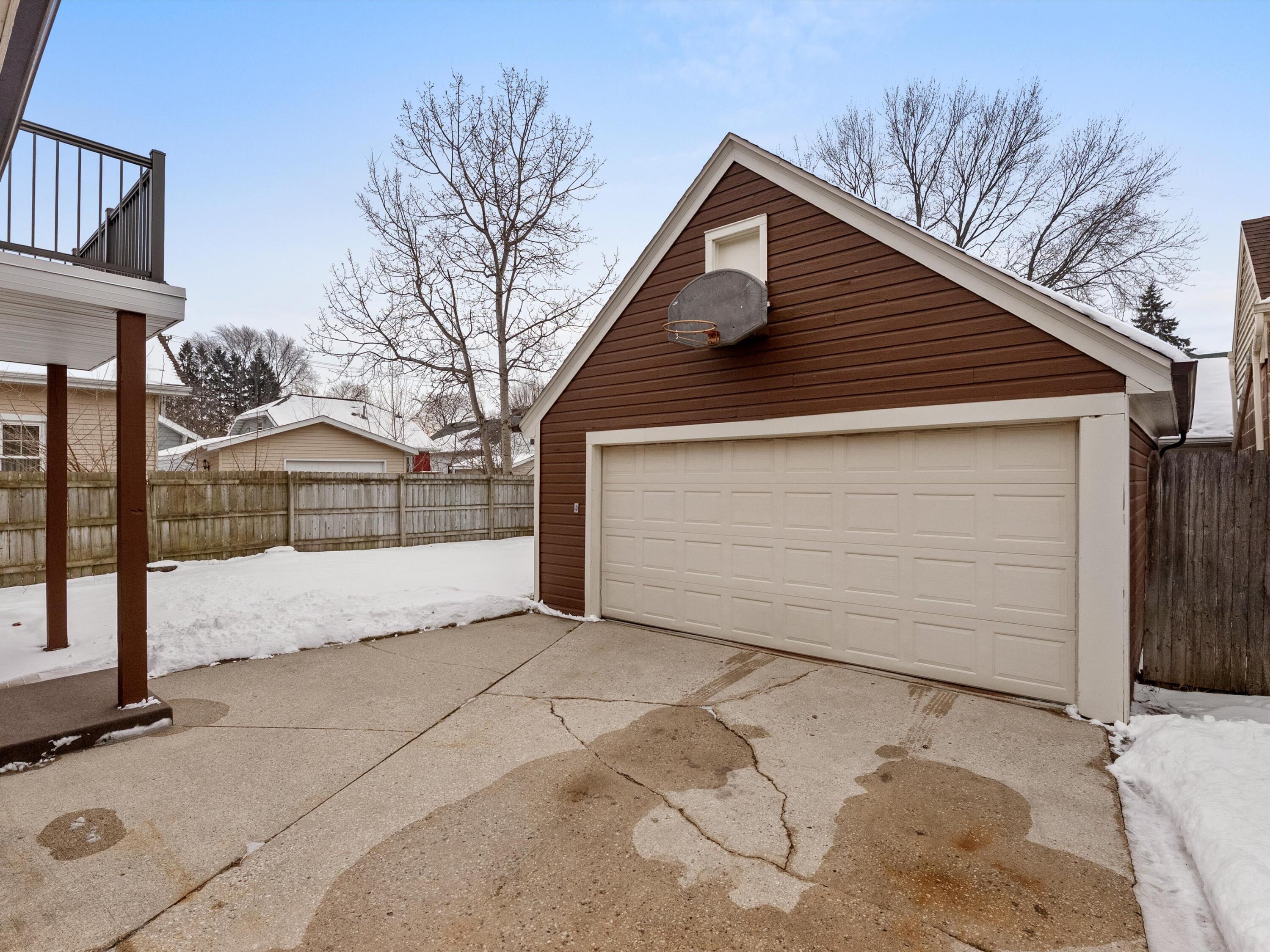 2812 School Street Two Rivers, WI 54241 - Photo 4 of 38 04-004_2800464_09843