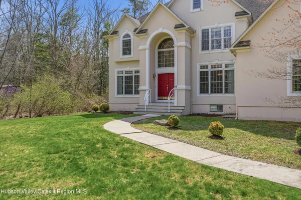 $924,900 | 45 Tall Oaks Drive, Kingston, NY 12401
