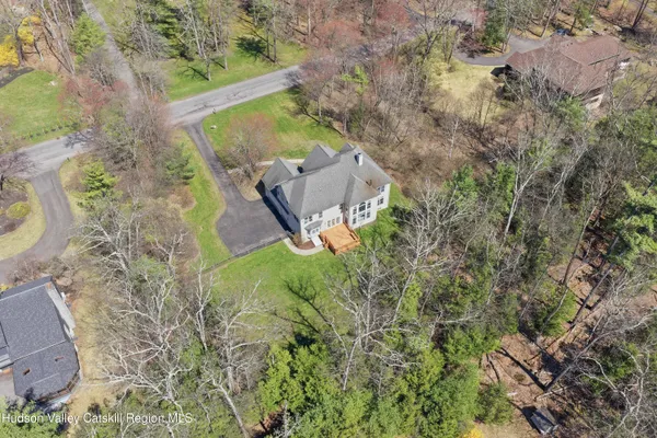 $924,900 | 45 Tall Oaks Drive, Kingston, NY 12401