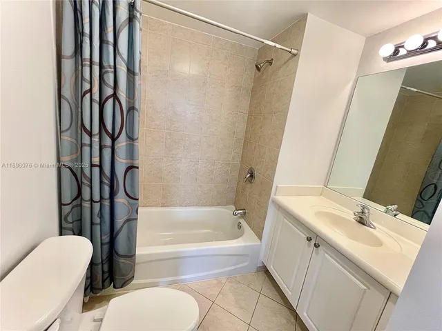 $3,000 | 8390 Southwest 72nd Avenue, Unit 421, Miami, FL 33143