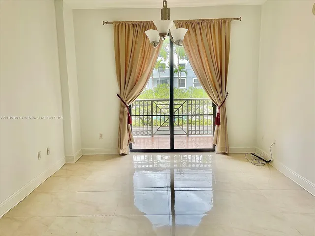 $3,000 | 8390 Southwest 72nd Avenue, Unit 421, Miami, FL 33143