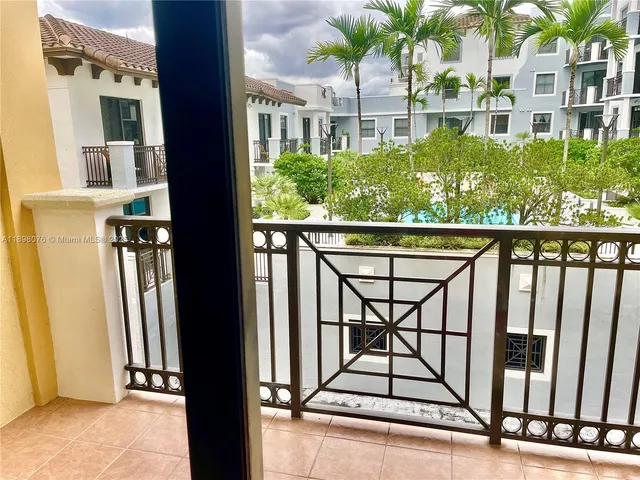 $3,000 | 8390 Southwest 72nd Avenue, Unit 421, Miami, FL 33143