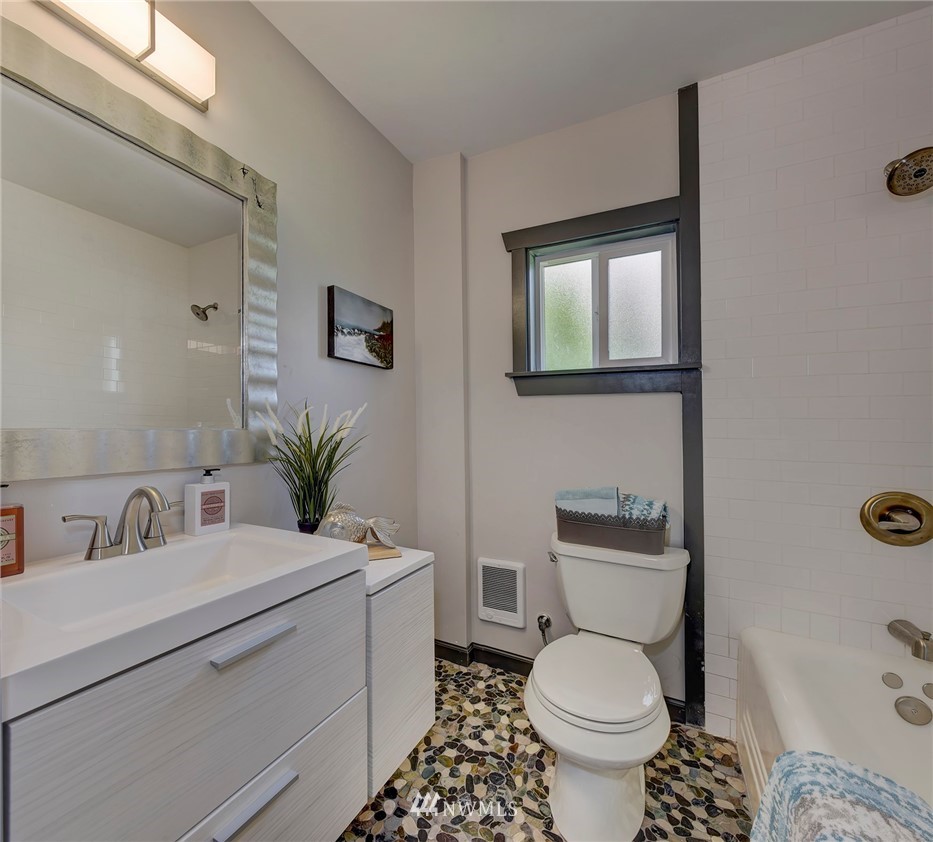 1122 Perry Avenue Bremerton, WA 98310 - Photo 19 of 39 Gallery Image 19