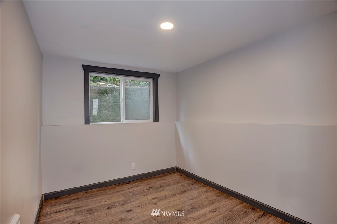 1122 Perry Avenue Bremerton, WA 98310 - Photo 31 of 39 Gallery Image 31