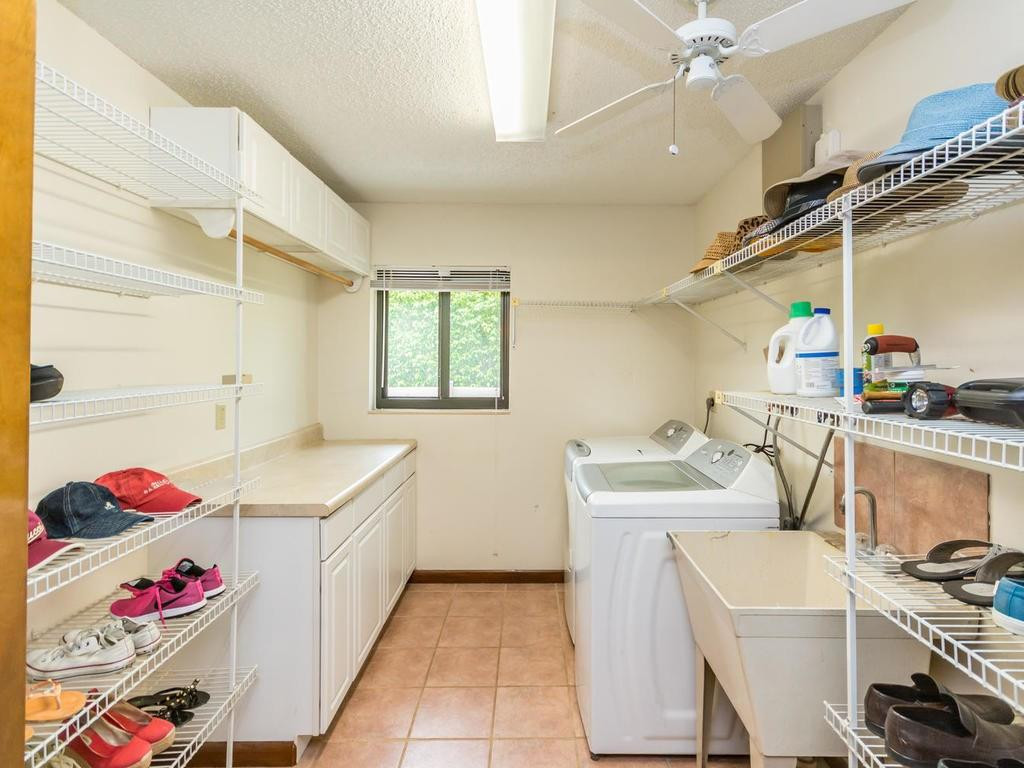 5934 Glenbrook Way Boca Raton, FL 33433 - Photo 71 of 87 Laundry room