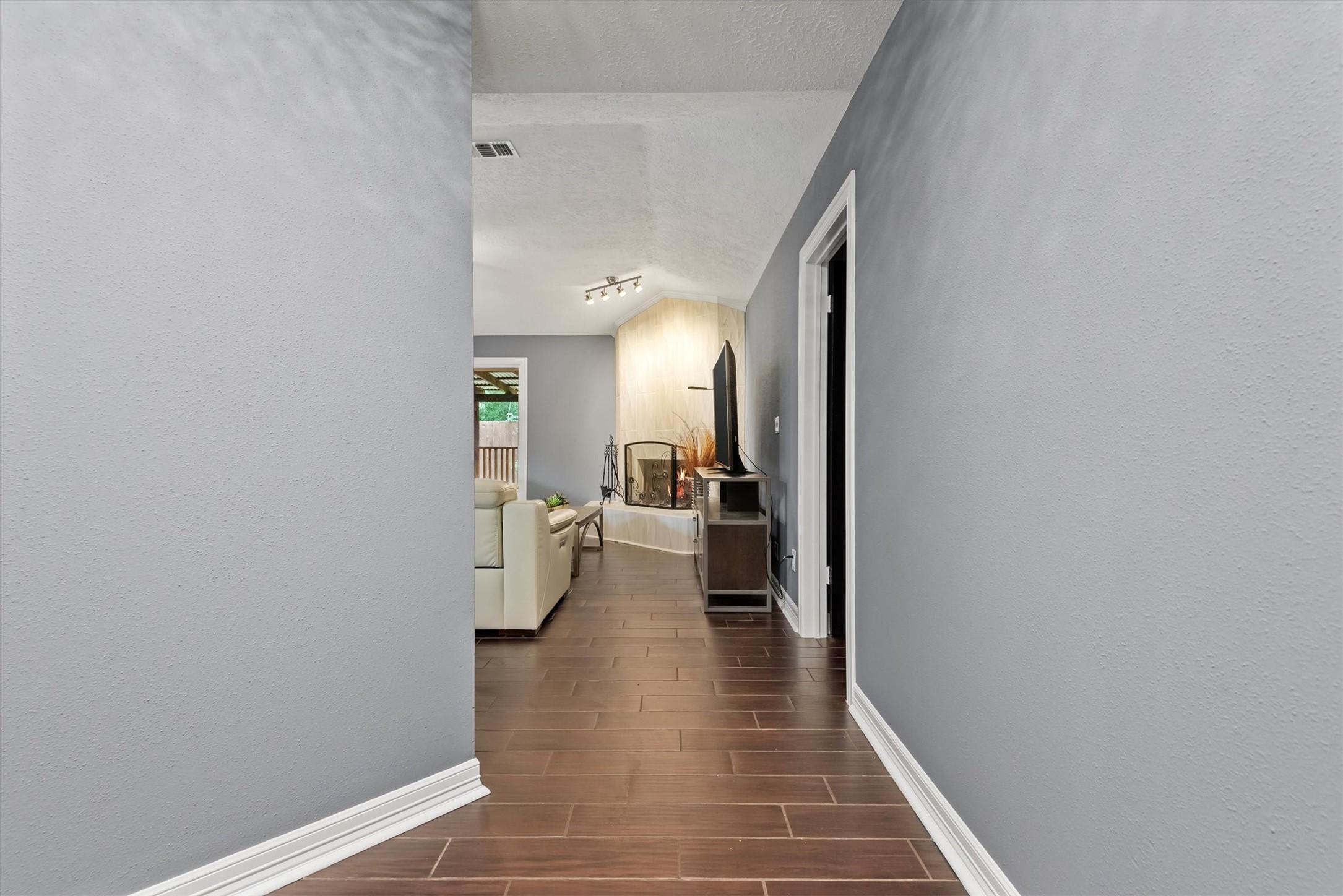 6510 Barrygate Drive Spring, TX 77373 - Photo 3 of 25 a view of a hallway with seating area