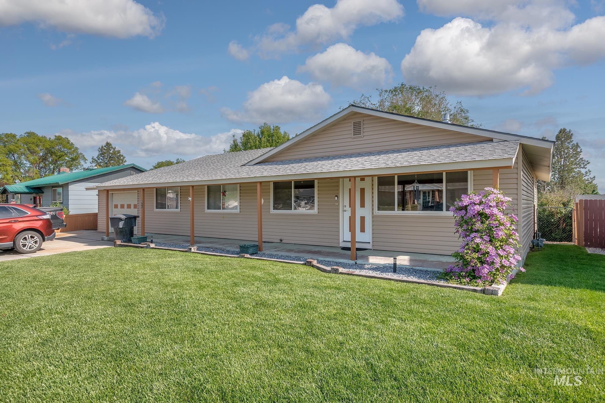 611 West Indianhead Road Weiser, ID 83672 - Photo 1 of 37