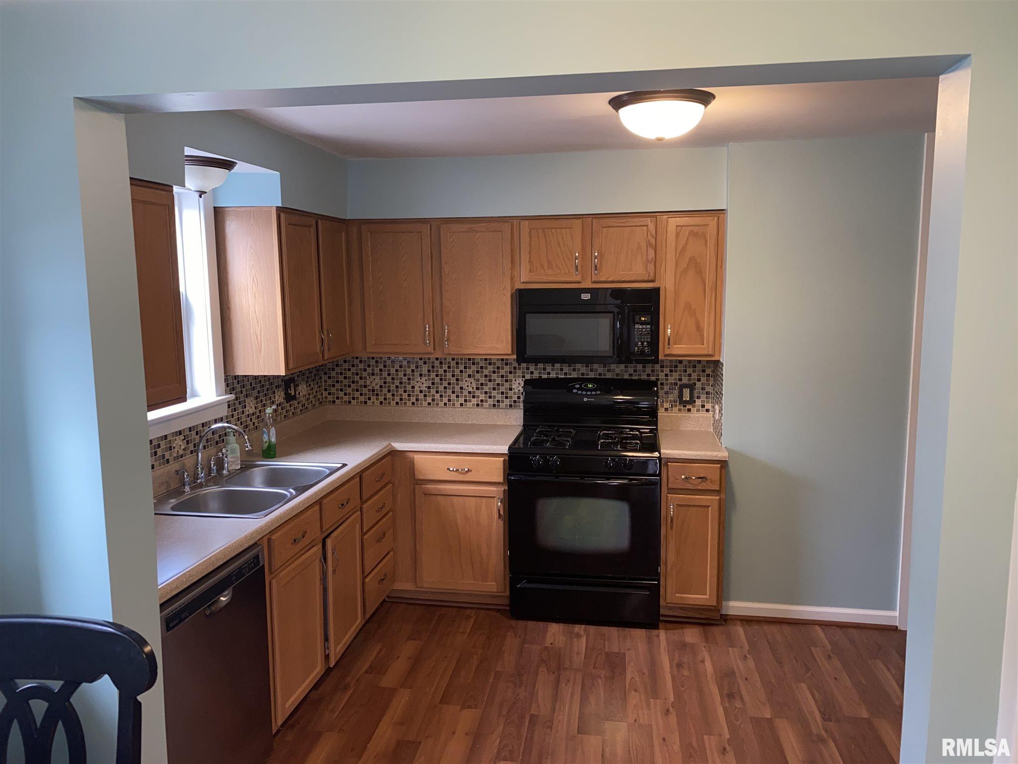916 Cleveland Avenue Springfield, IL 62704 - Photo 4 of 14