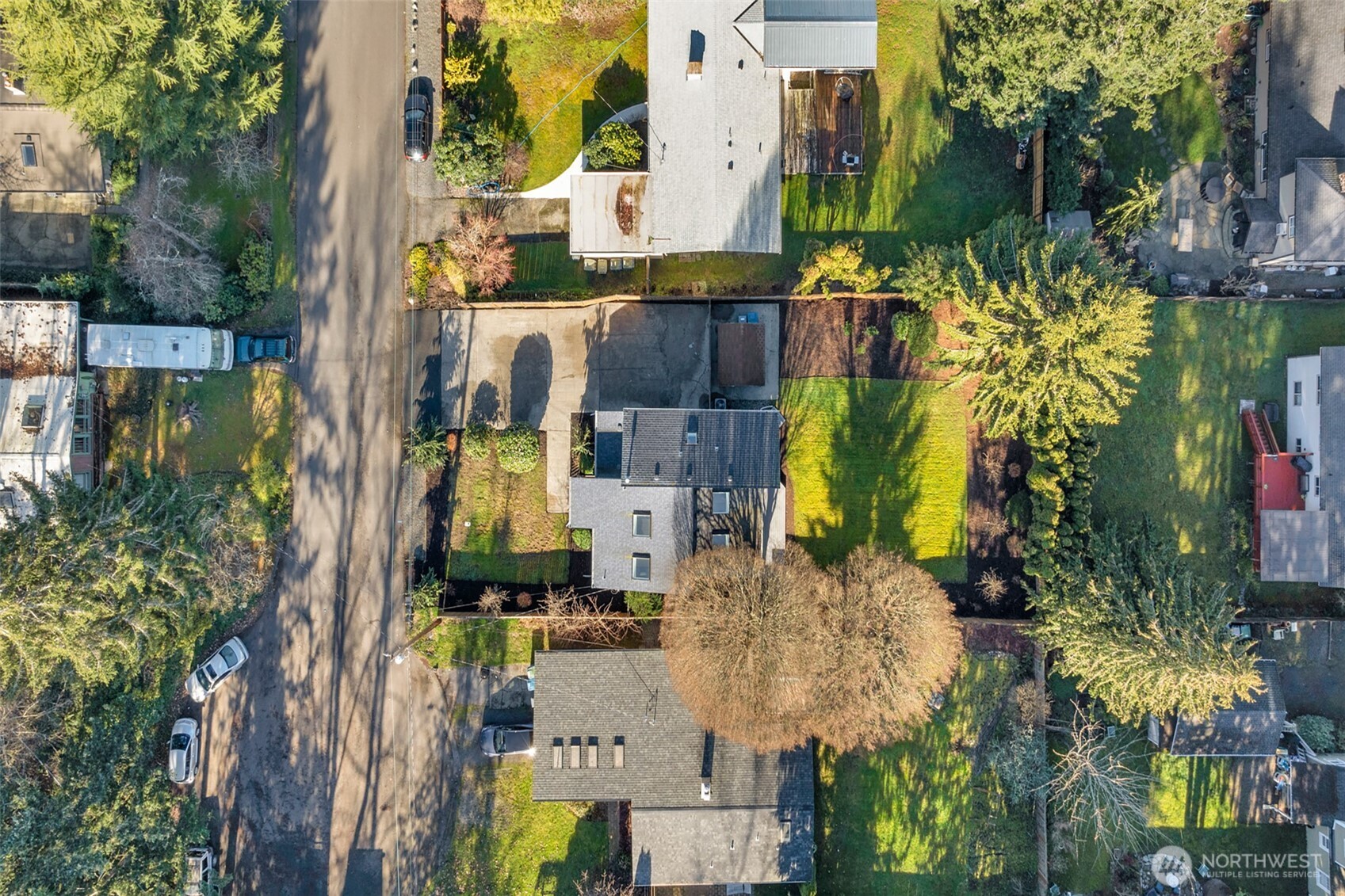 24231 78th Place West Edmonds, WA 98026 - Photo 32 of 40