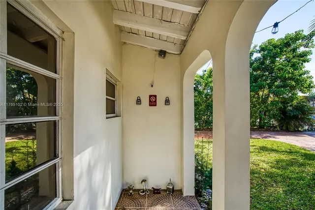 $5,999 | 13521 Northeast 1st Avenue, Miami, FL 33161