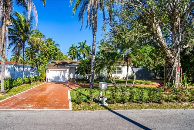 $5,999 | 13521 Northeast 1st Avenue, Miami, FL 33161