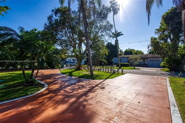 $5,999 | 13521 Northeast 1st Avenue, Miami, FL 33161