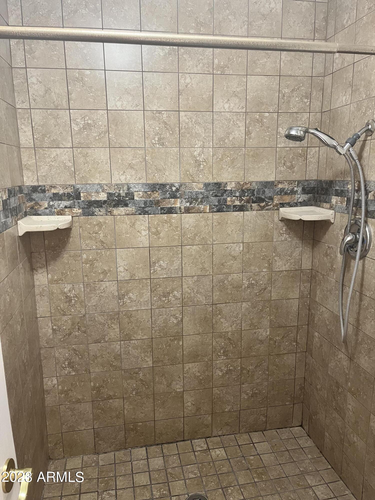 5525 East Thomas Road, Unit H5 Phoenix, AZ 85018 - Photo 17 of 25 Master Shower