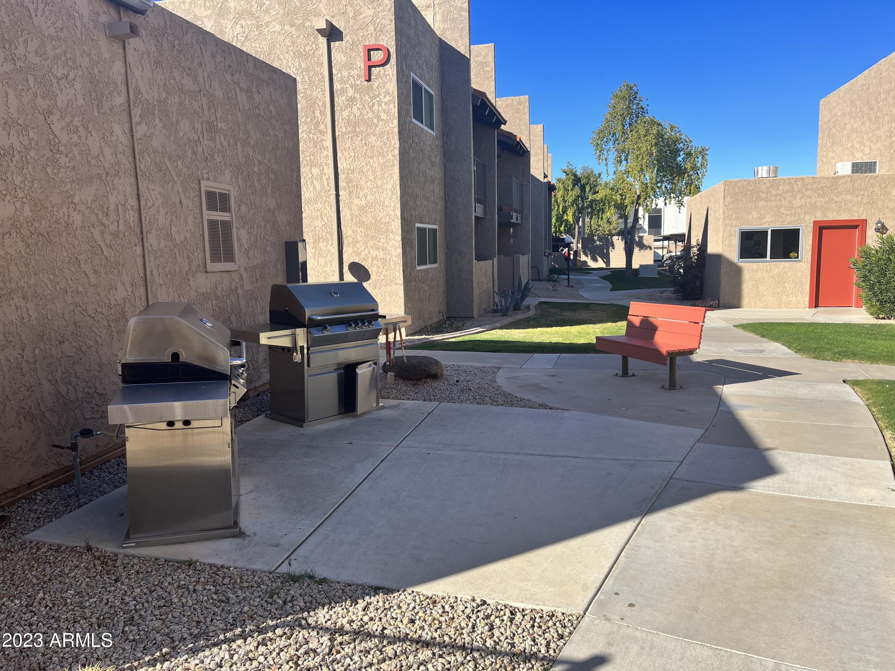 5525 East Thomas Road, Unit H5 Phoenix, AZ 85018 - Photo 23 of 25 BBQ