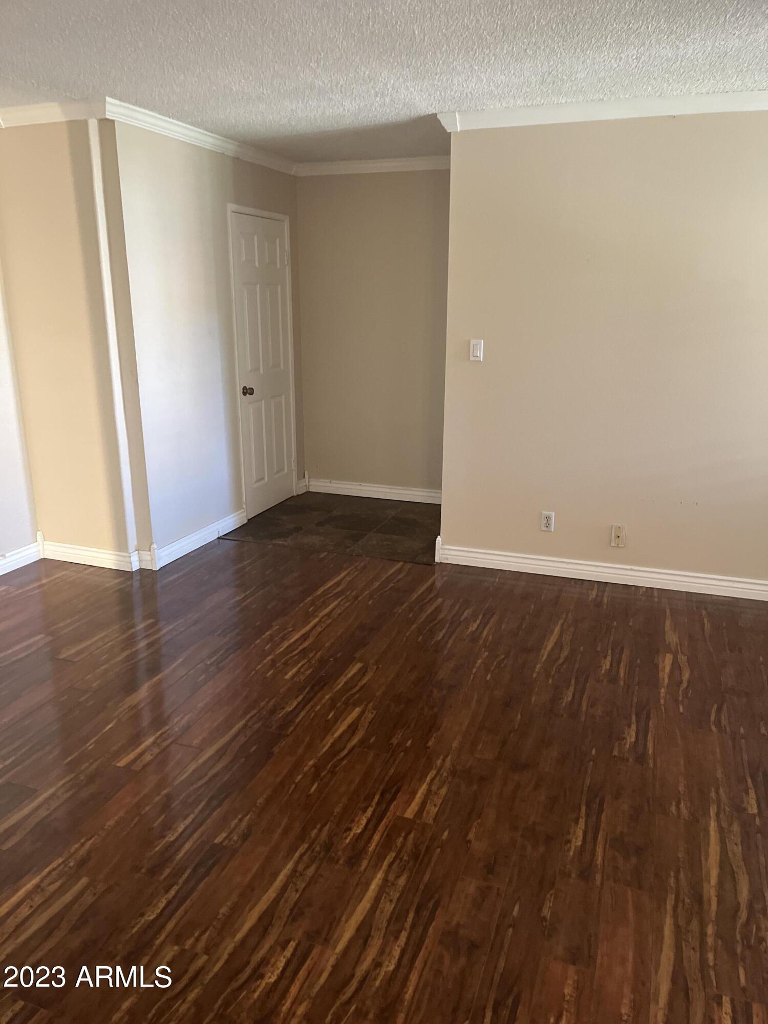 5525 East Thomas Road, Unit H5 Phoenix, AZ 85018 - Photo 7 of 25 Entryway
