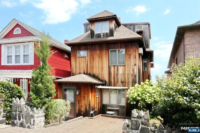 $4,450 | 5 Beverly Place, Edgewater, NJ 07020