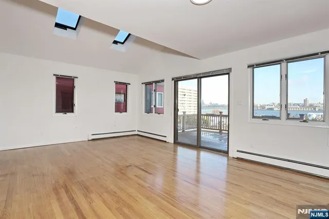 $4,450 | 5 Beverly Place, Edgewater, NJ 07020