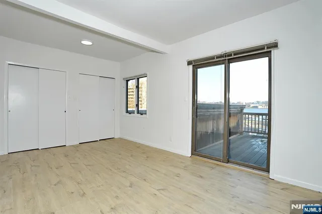 $4,450 | 5 Beverly Place, Edgewater, NJ 07020