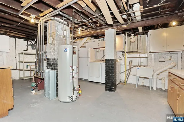 $4,450 | 5 Beverly Place, Edgewater, NJ 07020