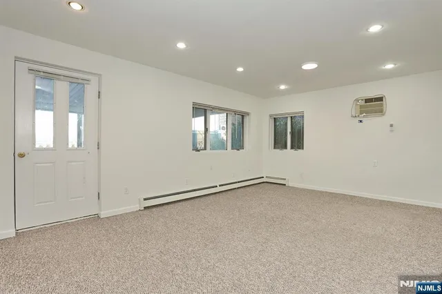 $4,450 | 5 Beverly Place, Edgewater, NJ 07020