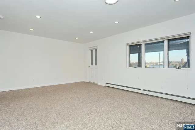 $4,450 | 5 Beverly Place, Edgewater, NJ 07020