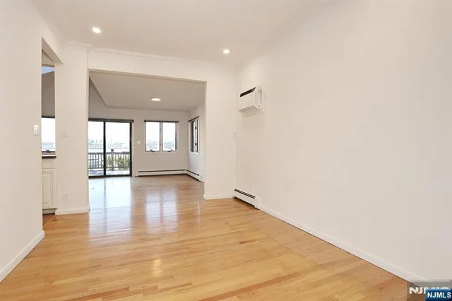 $4,450 | 5 Beverly Place, Edgewater, NJ 07020