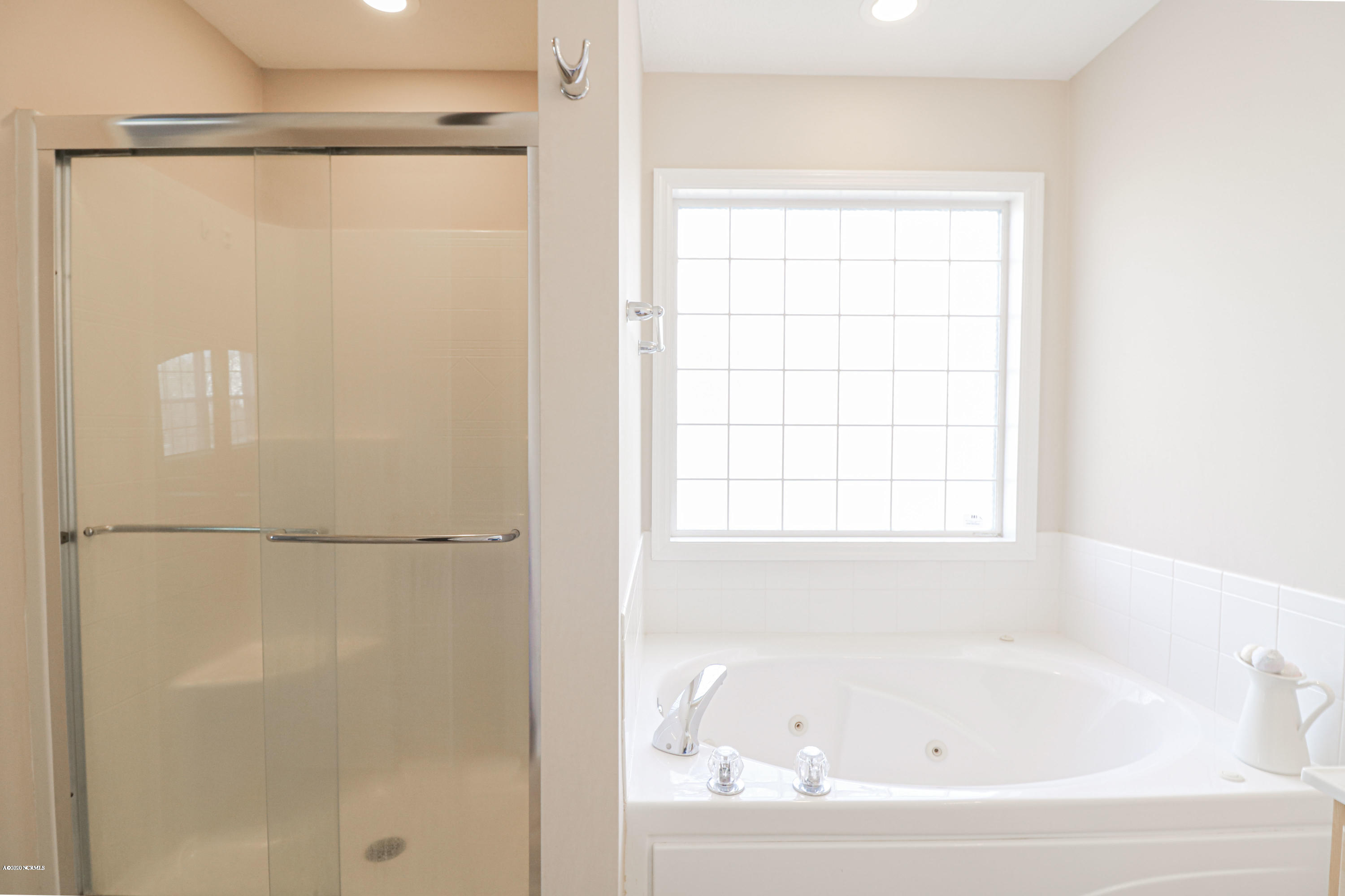 202 Rutherford Way Jacksonville, NC 28540 - Photo 24 of 33 Master Bath
