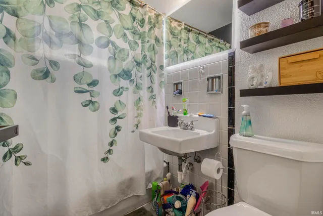 $170,000 | 1250 Sussex Drive, South Bend, IN 46628