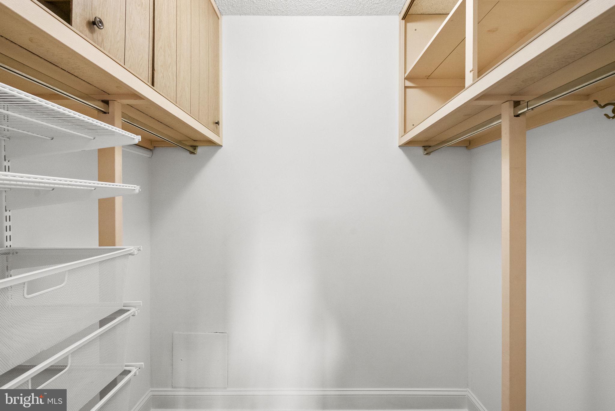 5225 Pooks Hill Road, Unit 804N Bethesda, MD 20814 - Photo 20 of 39 a view of a staircase