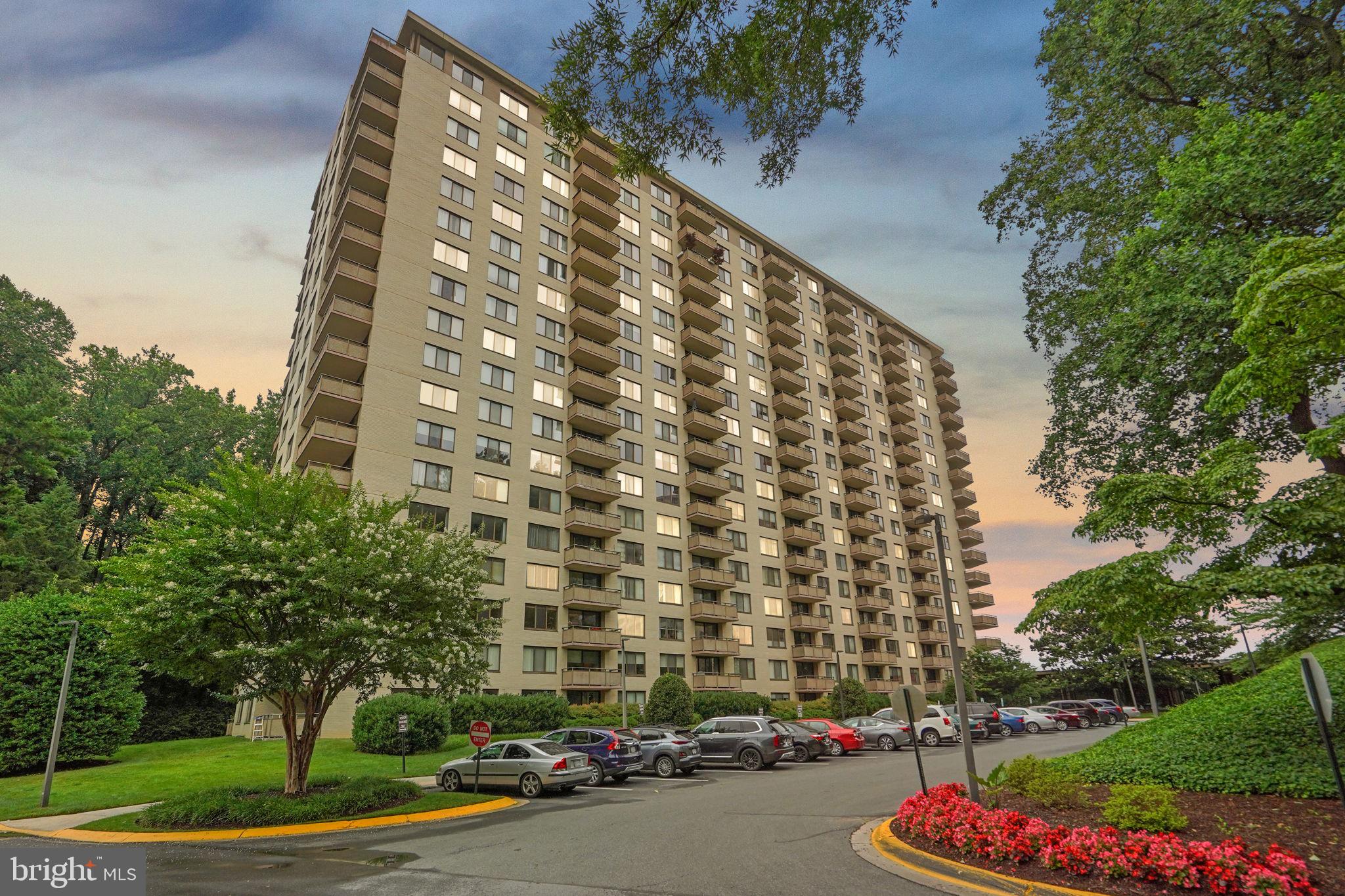 5225 Pooks Hill Road, Unit 804N Bethesda, MD 20814 - Photo 39 of 39 front view of a large building