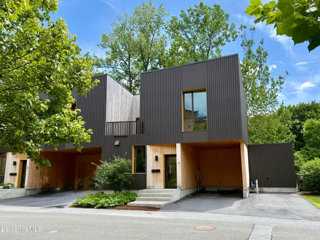 $1,149,000 | 12 River Run, Williamstown, MA 01267