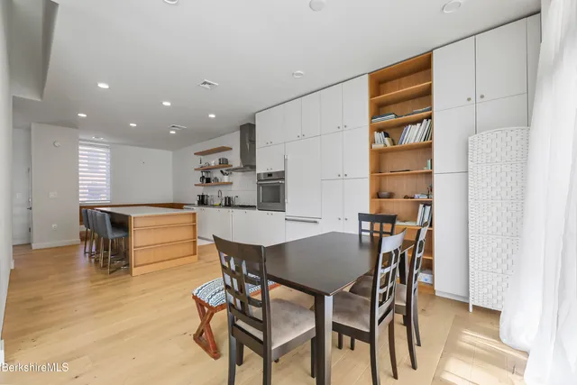 $1,149,000 | 12 River Run, Williamstown, MA 01267