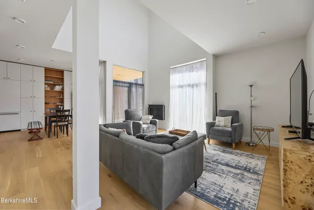 $1,149,000 | 12 River Run, Williamstown, MA 01267