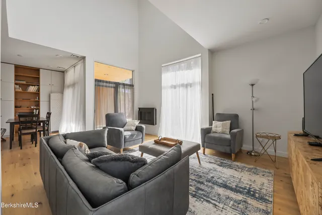 $1,149,000 | 12 River Run, Williamstown, MA 01267