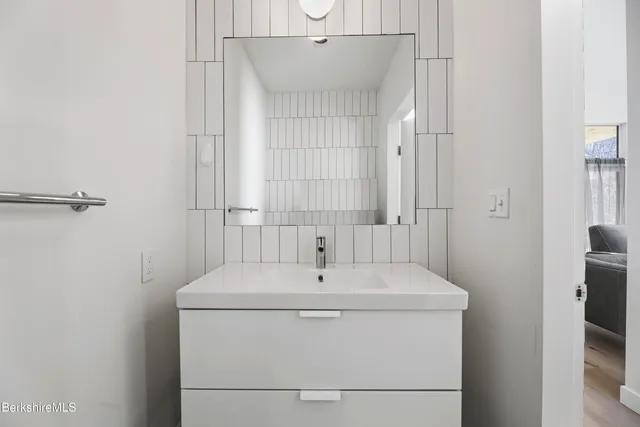 $1,149,000 | 12 River Run, Williamstown, MA 01267