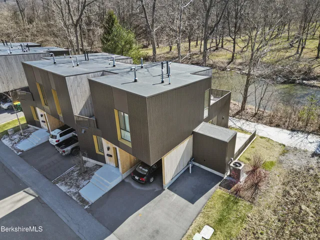 $1,149,000 | 12 River Run, Williamstown, MA 01267