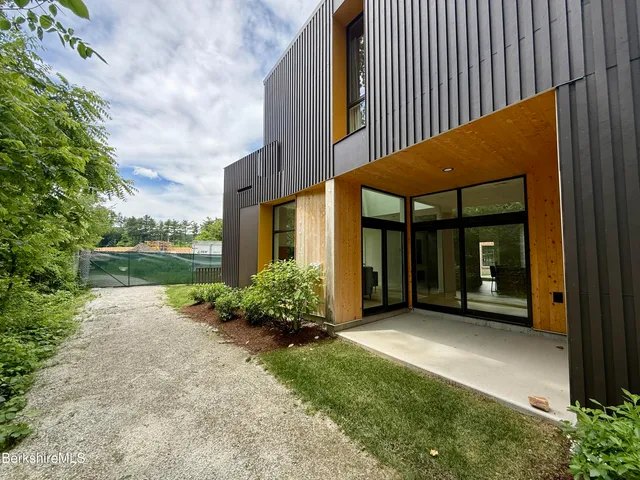 $1,149,000 | 12 River Run, Williamstown, MA 01267