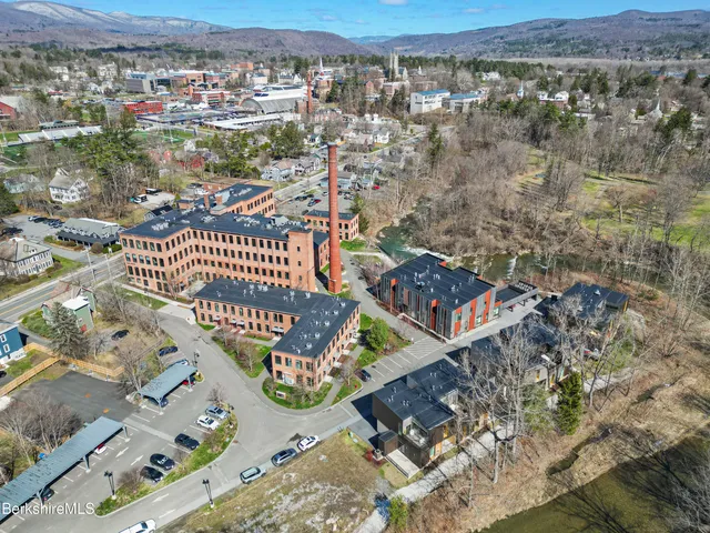 $1,149,000 | 12 River Run, Williamstown, MA 01267